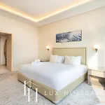 Lux Iconic Views At The Palm Tower Suite 1