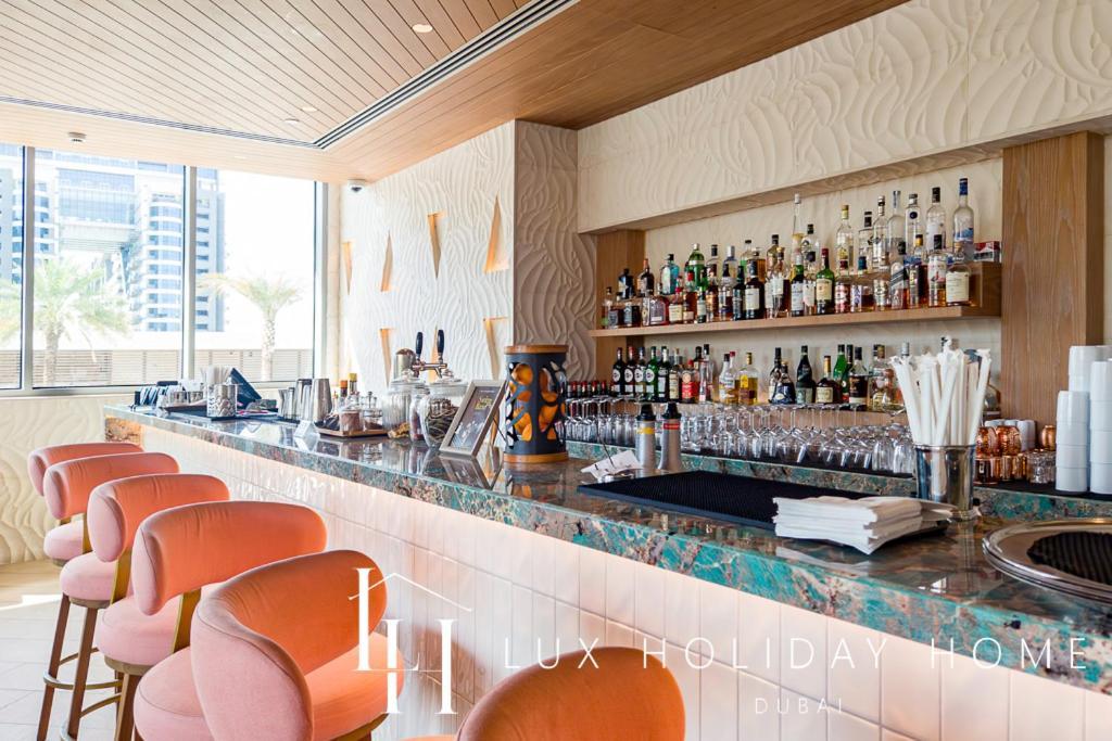 Lux Iconic Views At The Palm Tower 1 Dubai