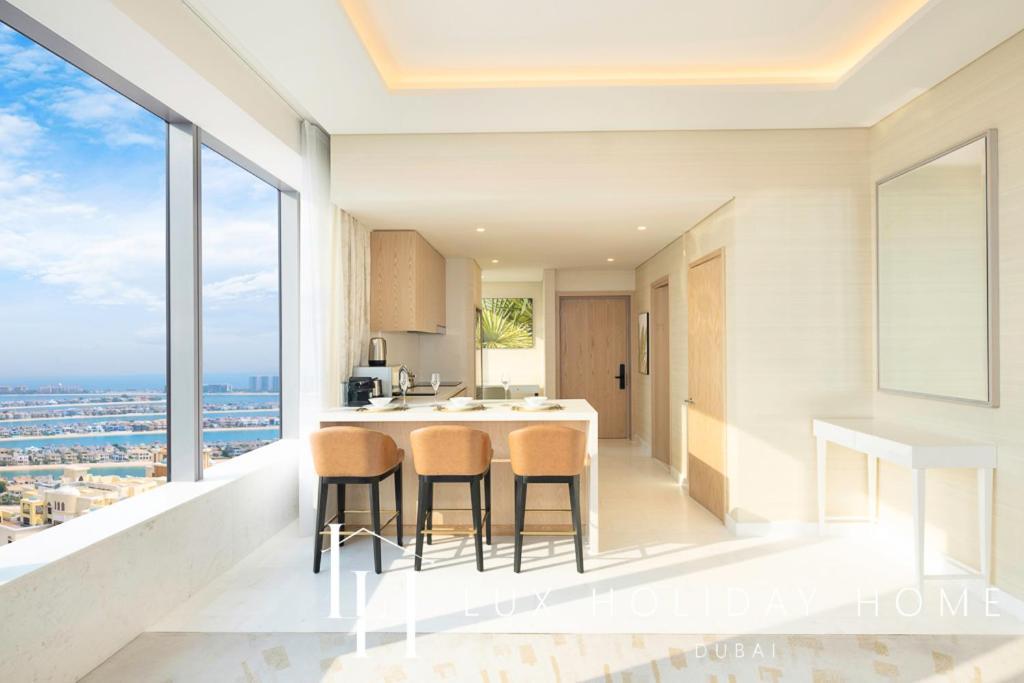 Lux Iconic Views At The Palm Tower 1 Apartment