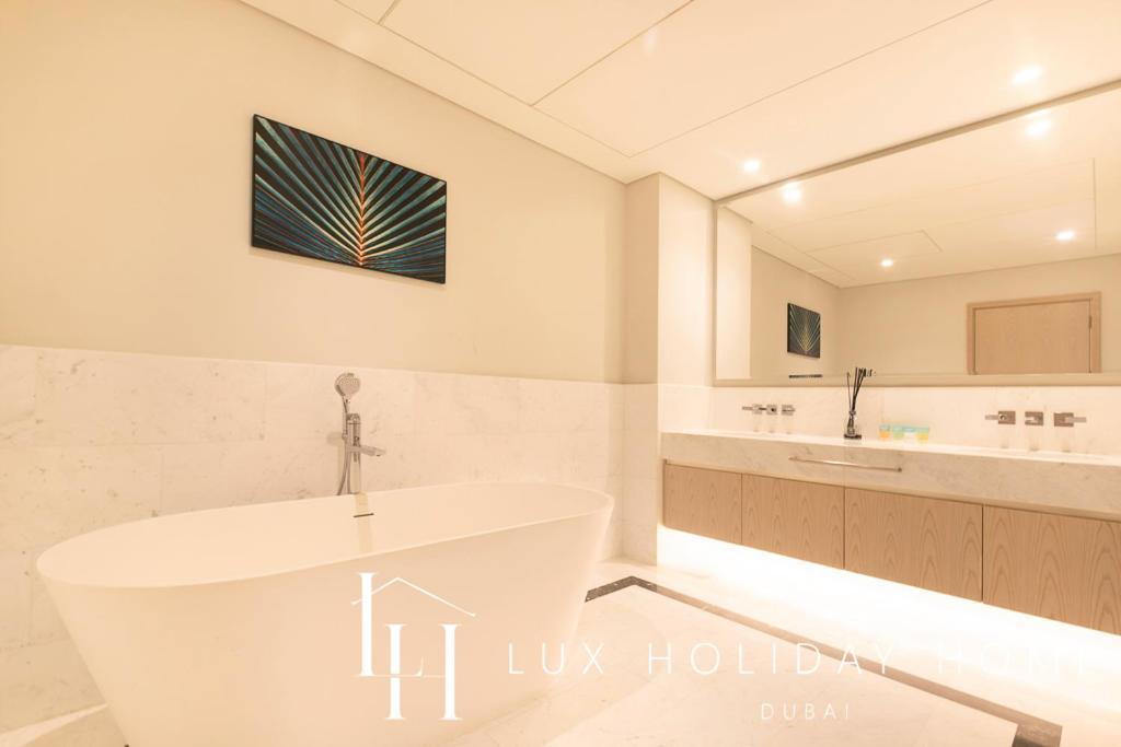 Lux Iconic Views At The Palm Tower 1 Apartment Dubai